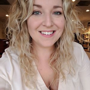 Meet your Posher, Whitney